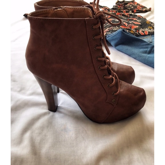 High Heeled Booties - Picture 4 of 7